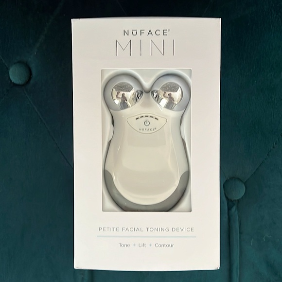 NūFACE Mini Face Tone and Lift - Picture 1 of 4